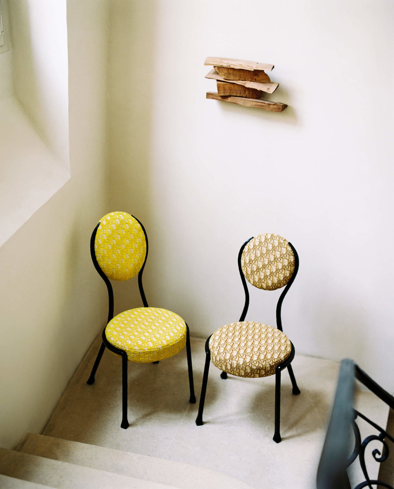La chaise Médaillon de Dior Maison