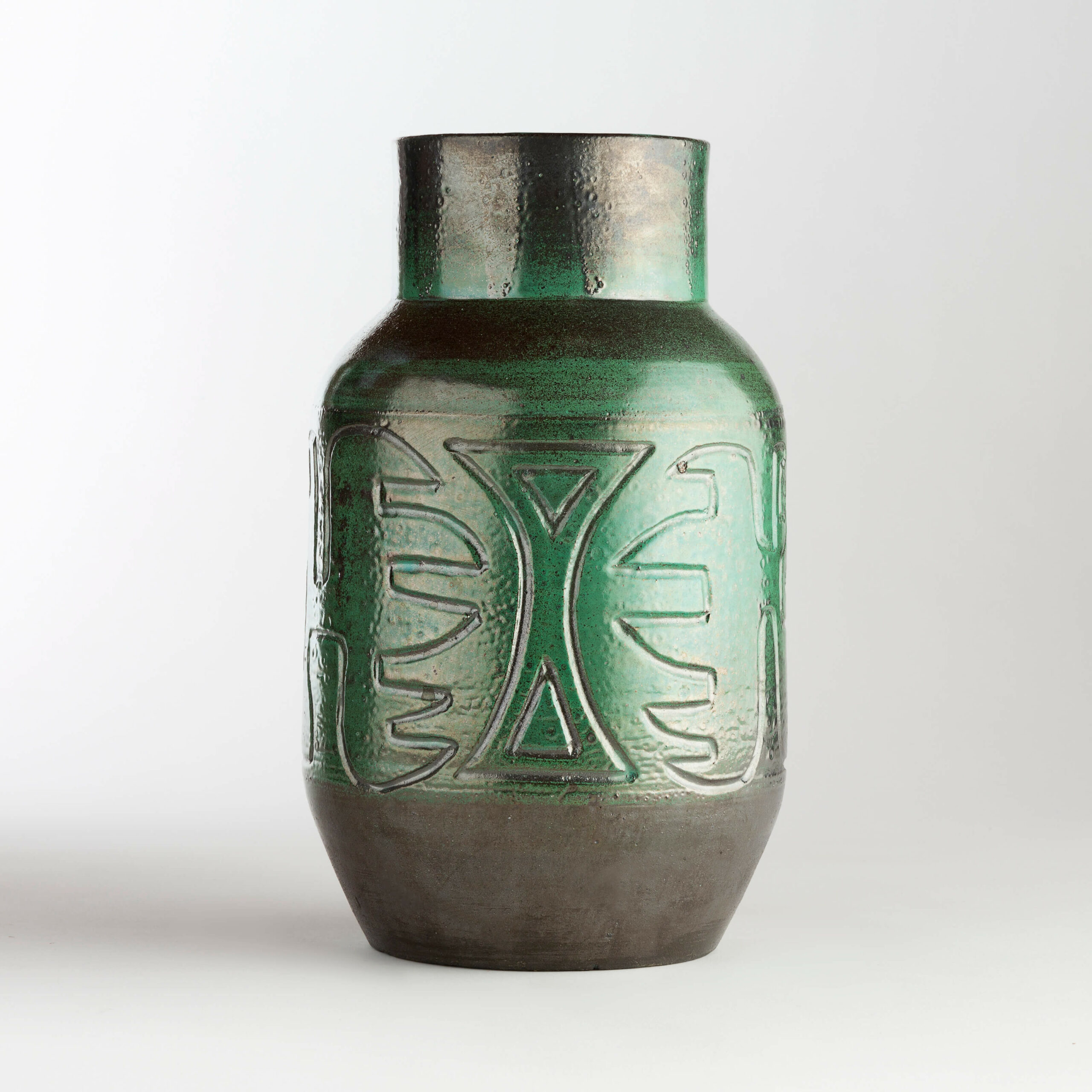 Accolay Vase