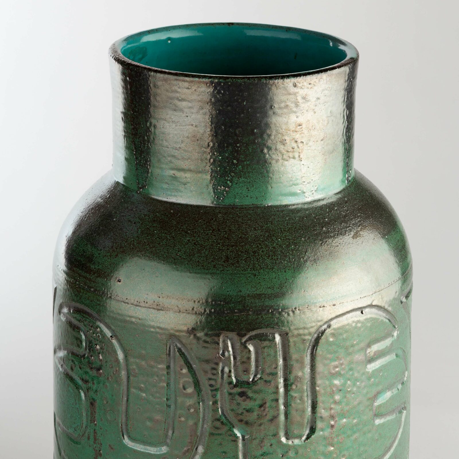 Accolay Vase