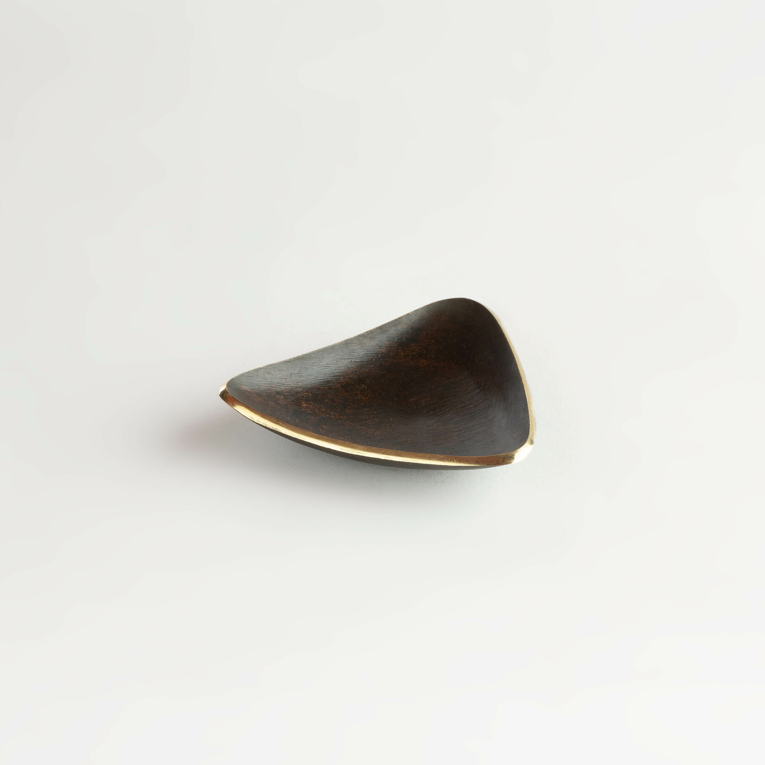 Small triangle ashtray