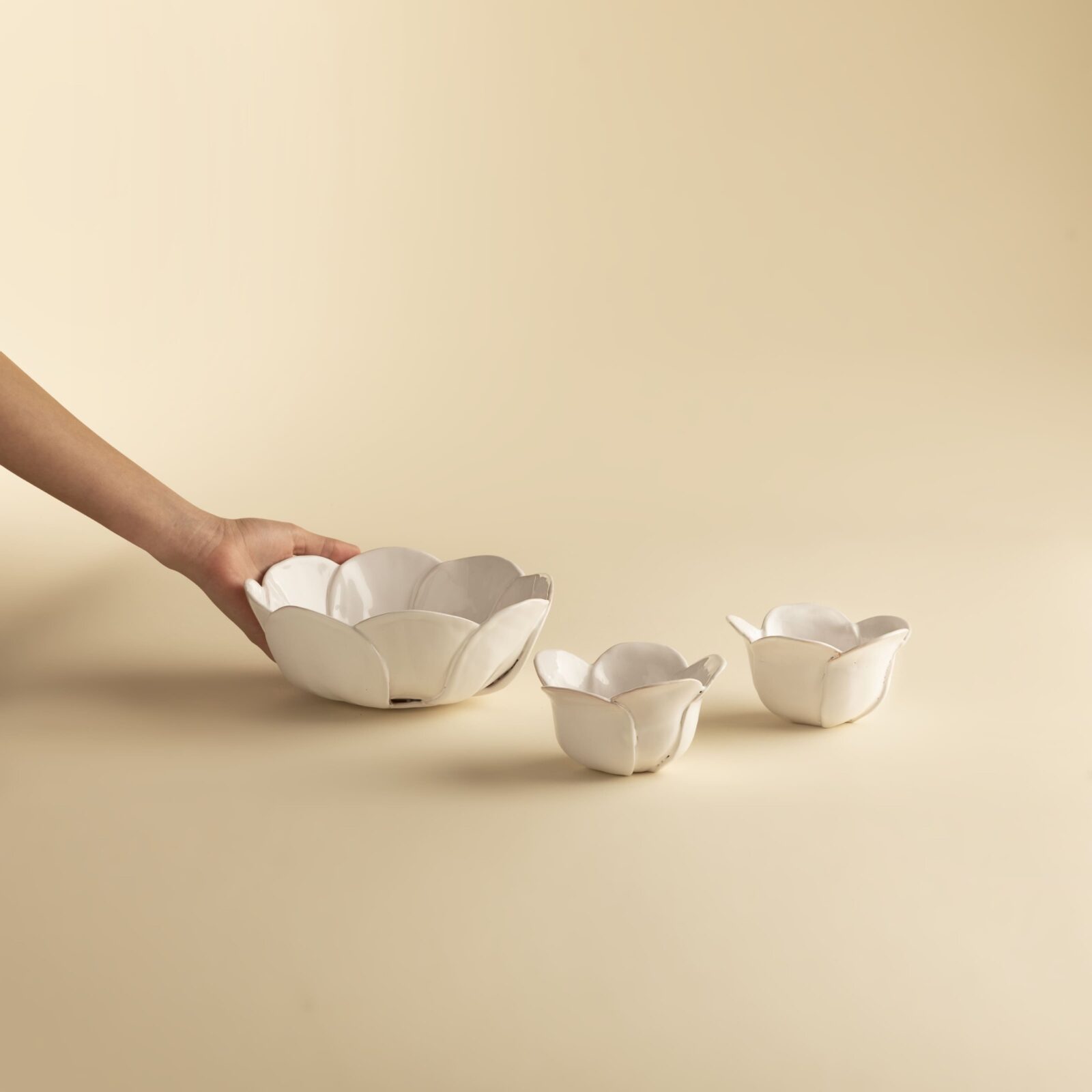 Flower Salad Bowl with Two Matching Bowls