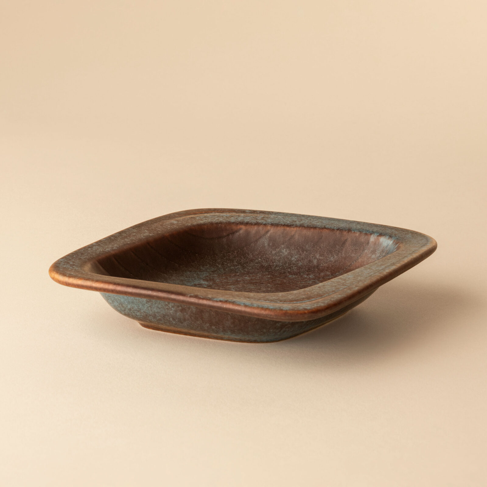 Ceramic catchall tray