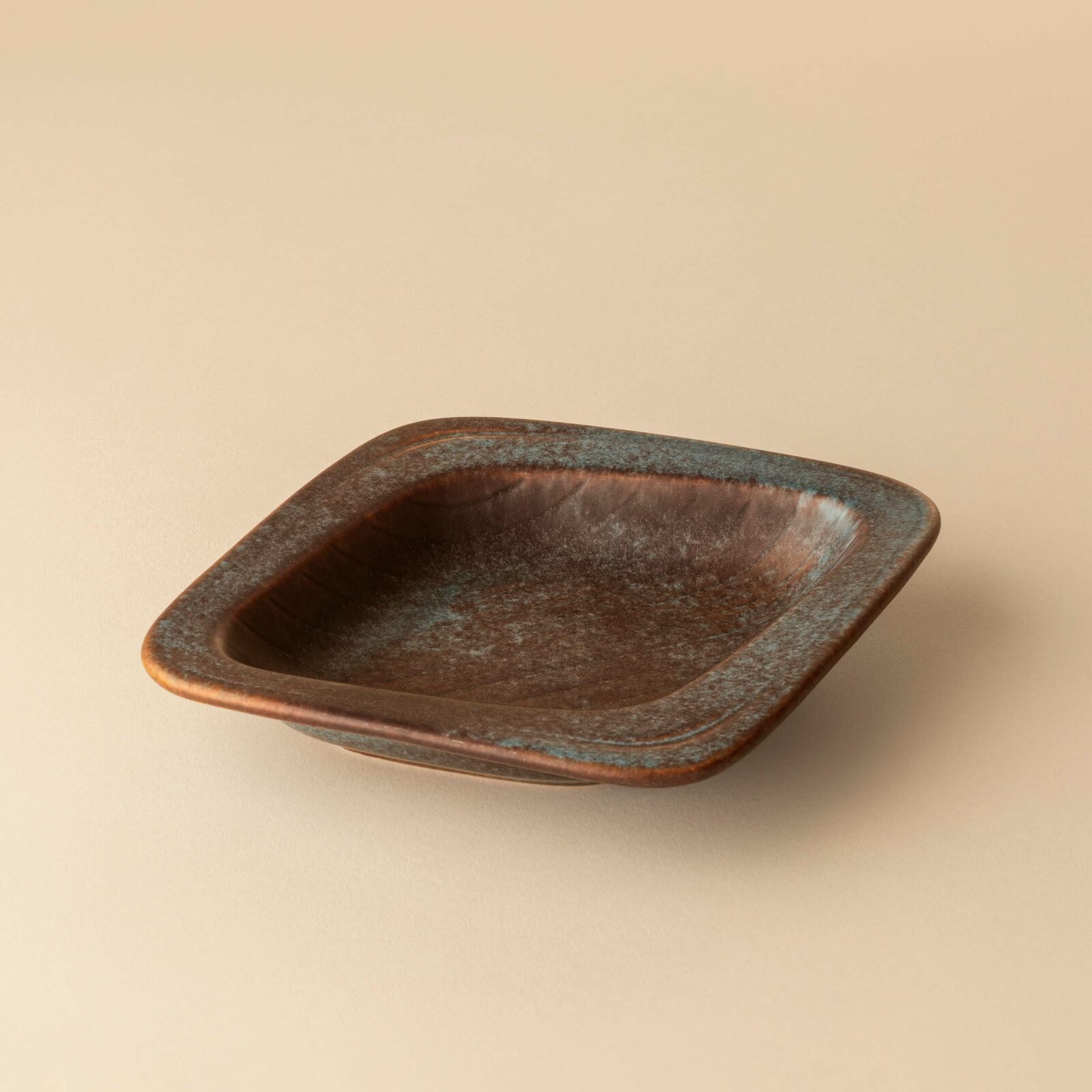 Ceramic catchall tray