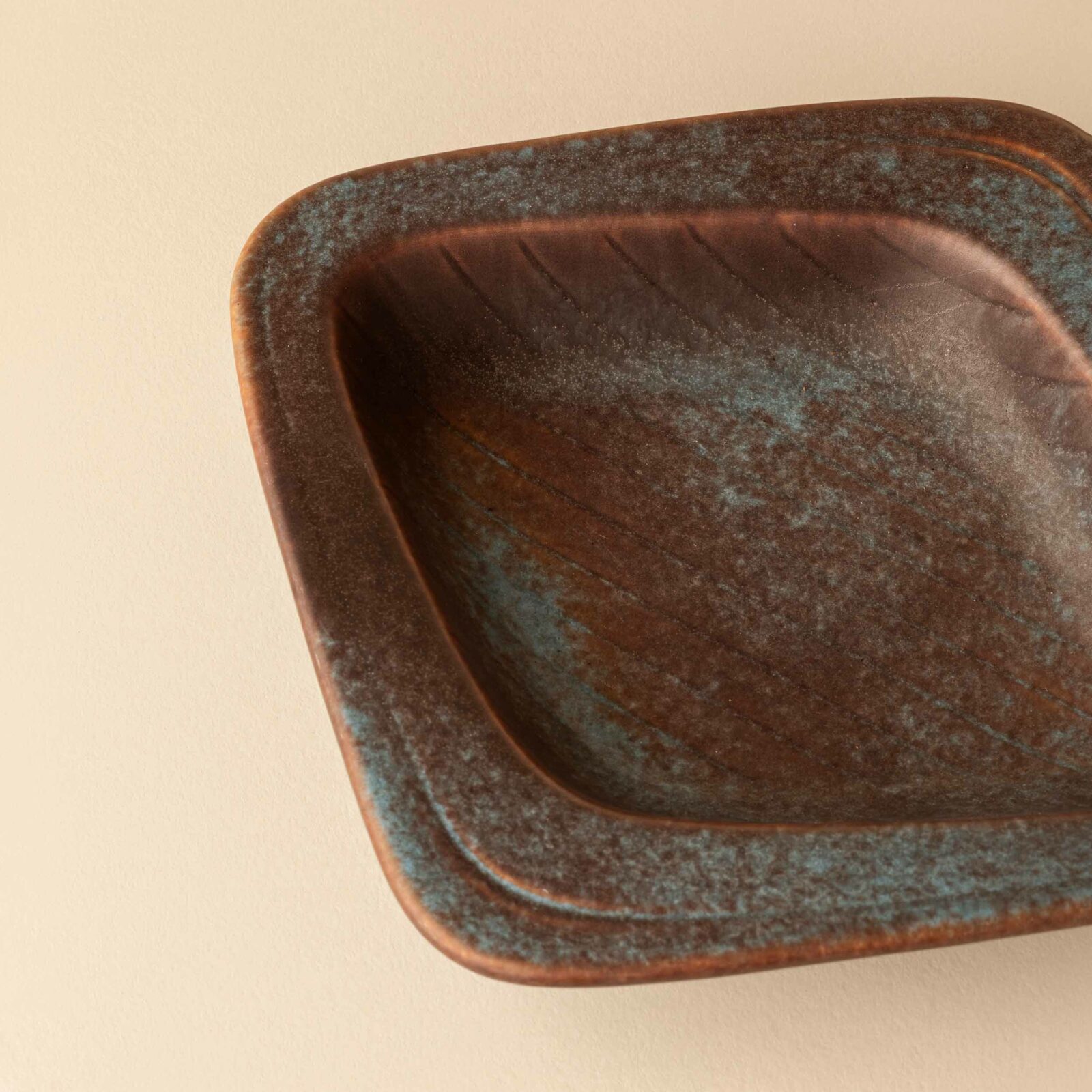 Ceramic catchall tray