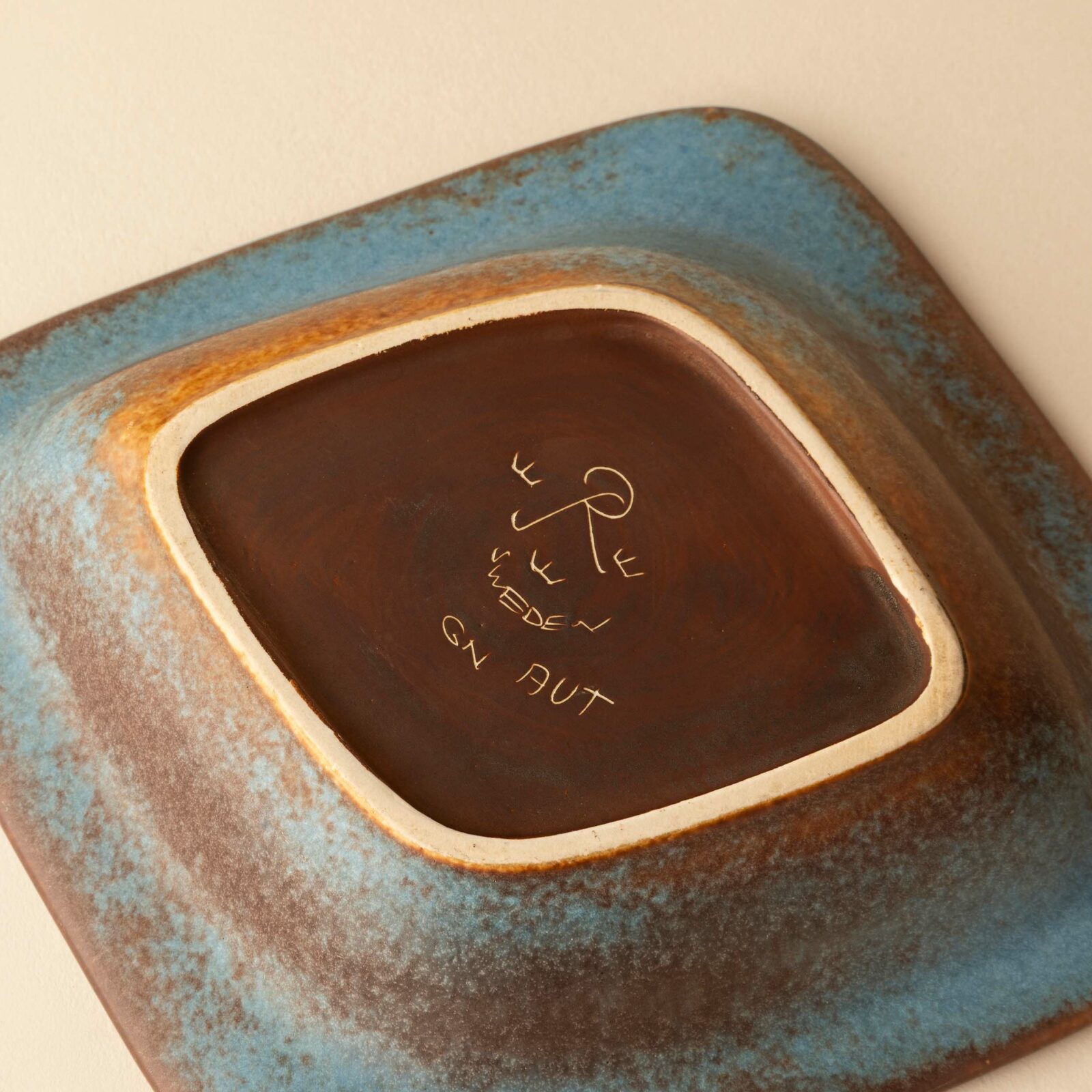 Ceramic catchall tray