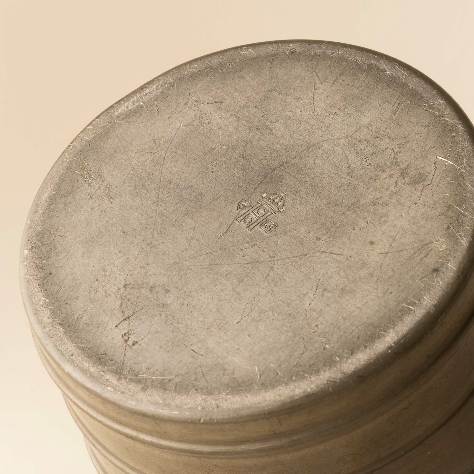 Box and 4 bowls