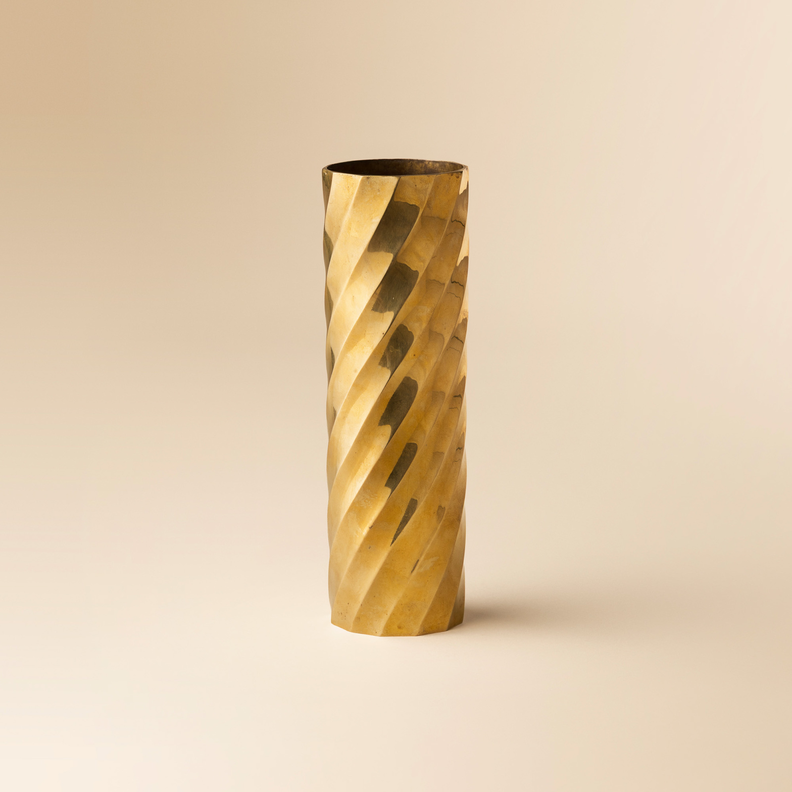 Vase torsadé
