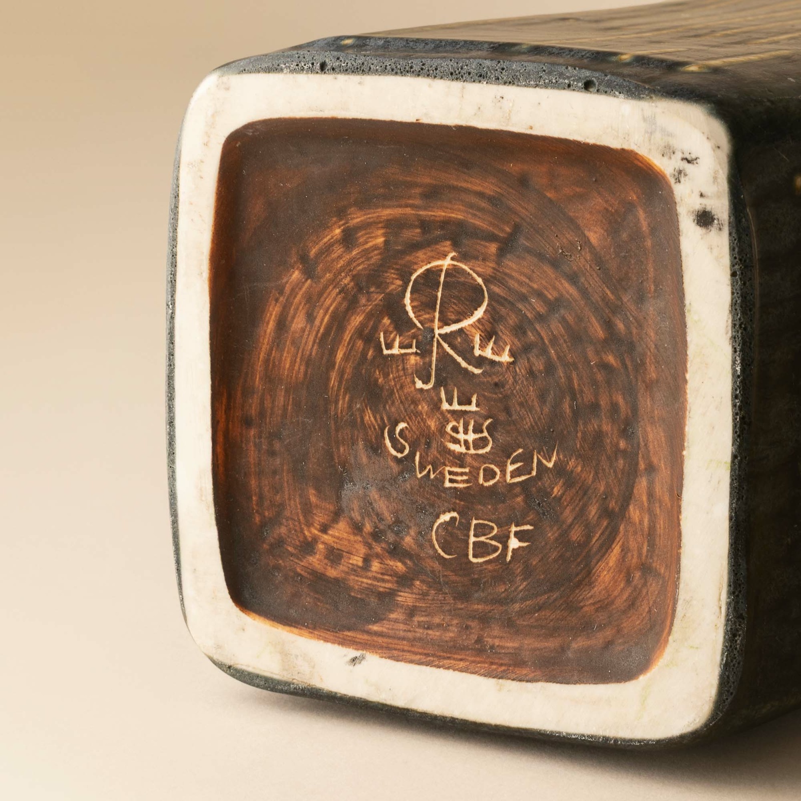 Vase rayé