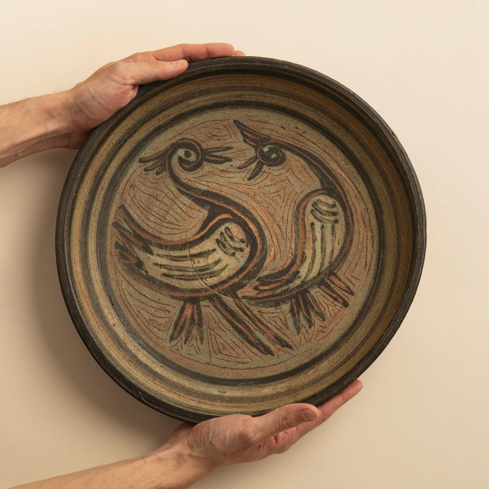 Grand plat à décor d&rsquo;oiseaux
