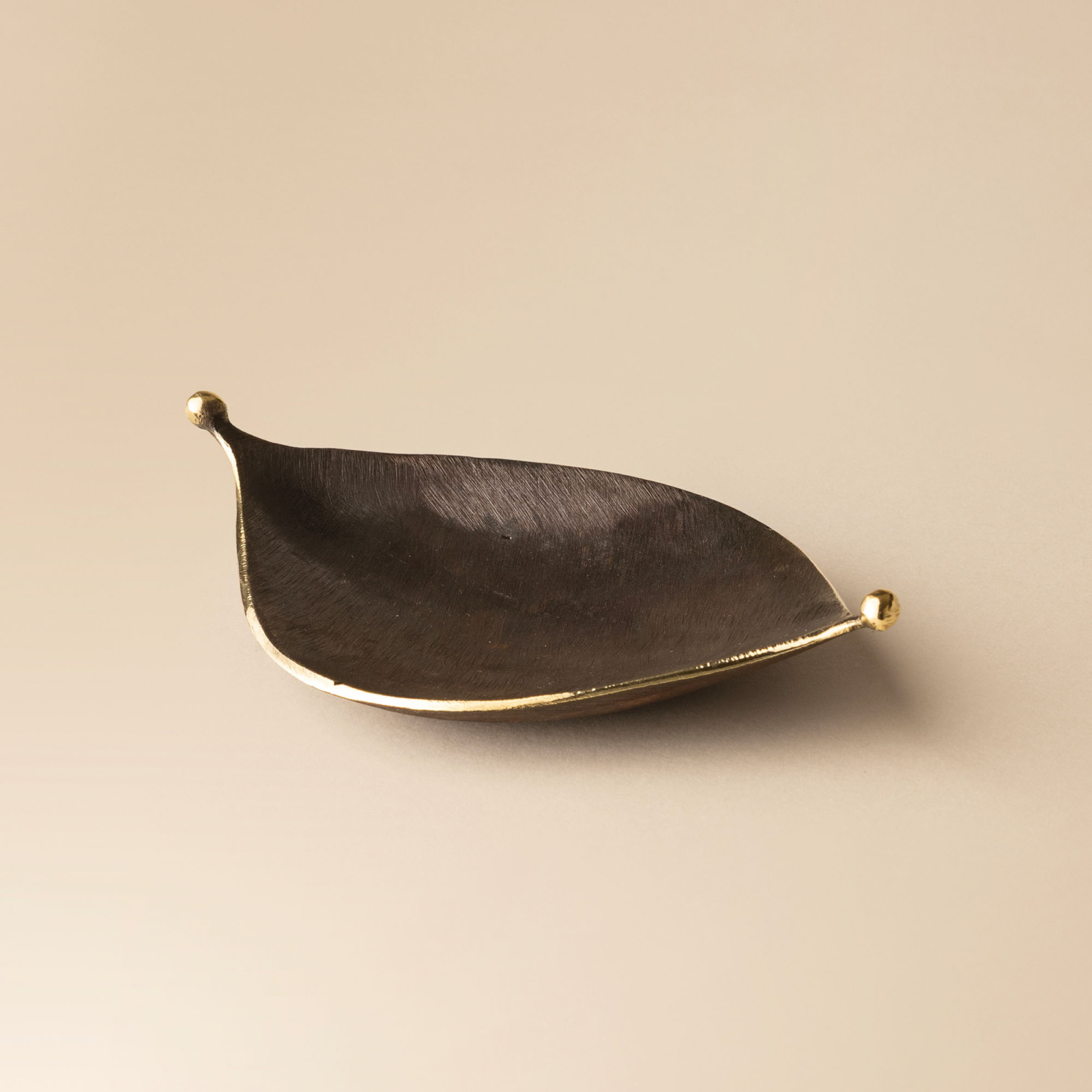 Catchall tray “Leaf”