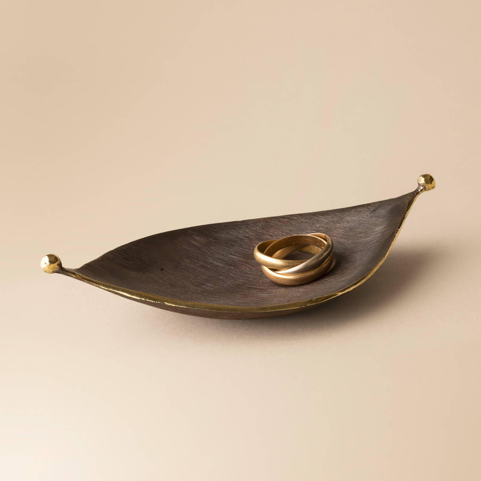Catchall tray “Leaf”