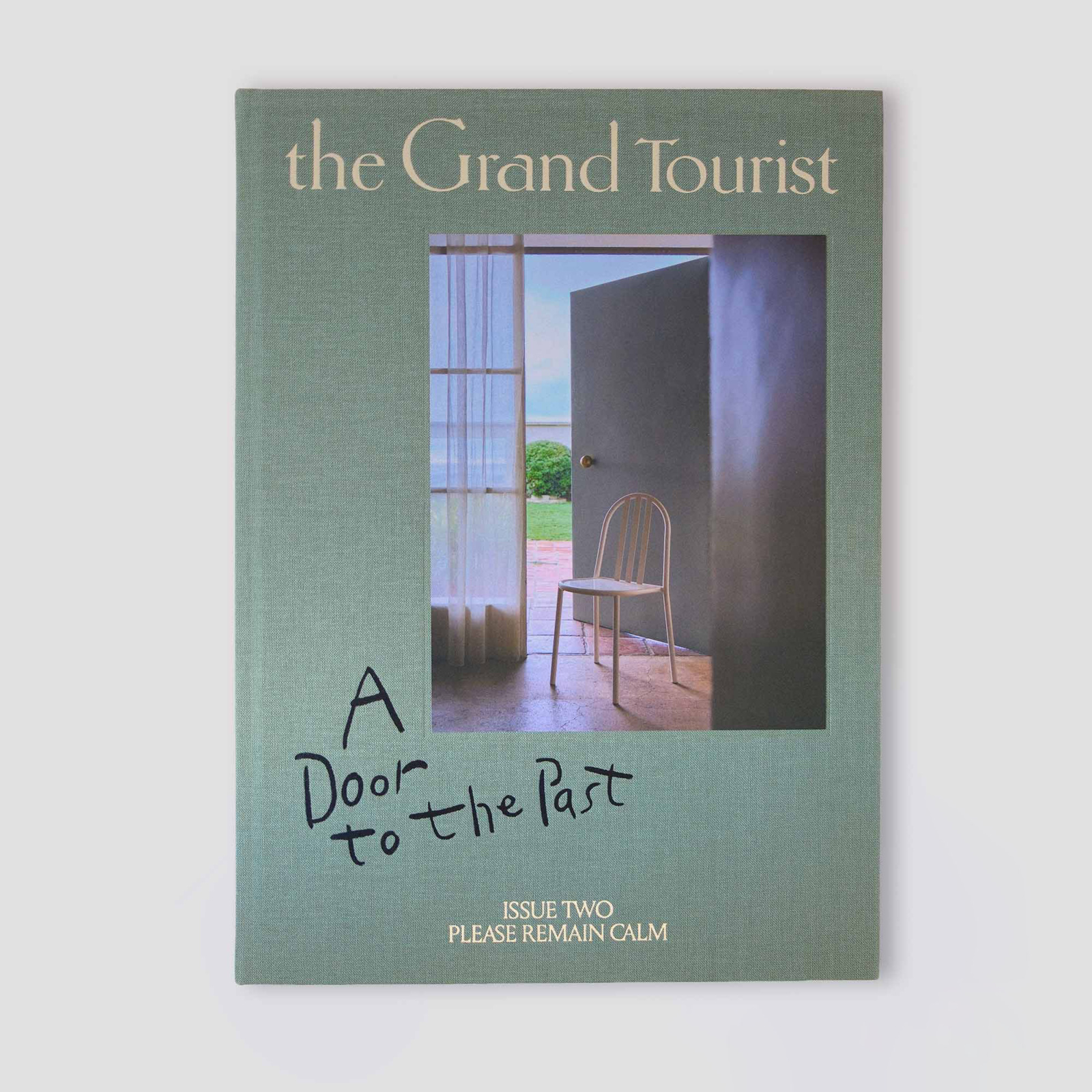 The Grand Tourist – Issue 02 – Ecart Cover hover